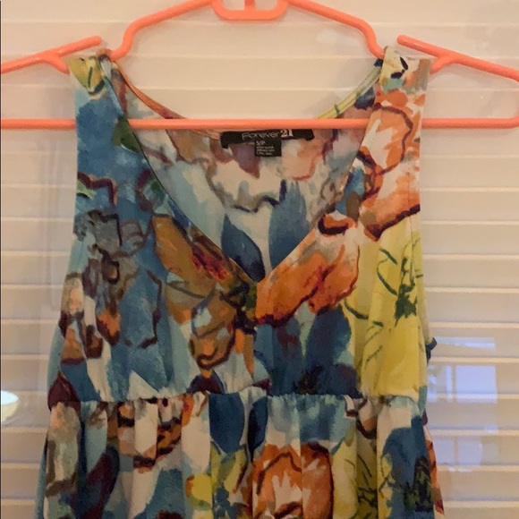 Floral v neck tank - Picture 2 of 3